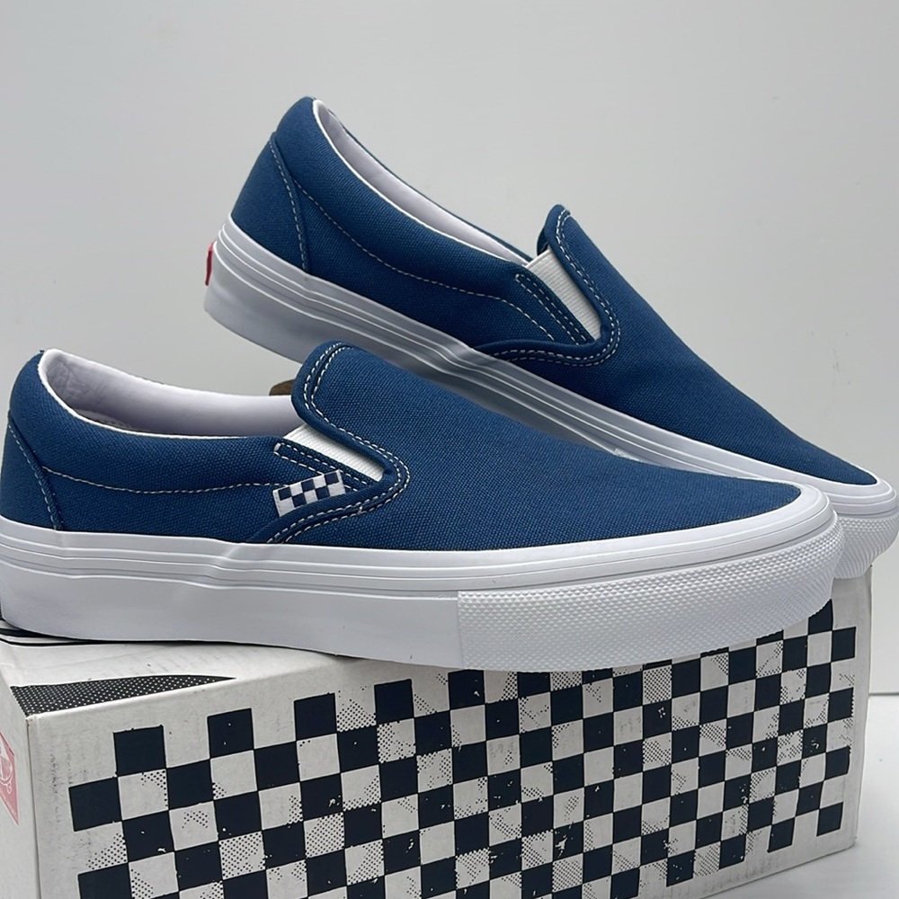 Vans WMNS Skate Slip-On Wrapped Dark Denim
VN0A5FCADDN
Sneakers - Picture 7 of 16